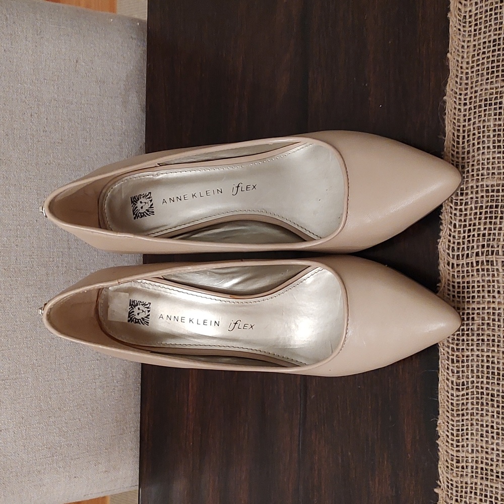Anne Klein Flex Tan Heels Size 8.5